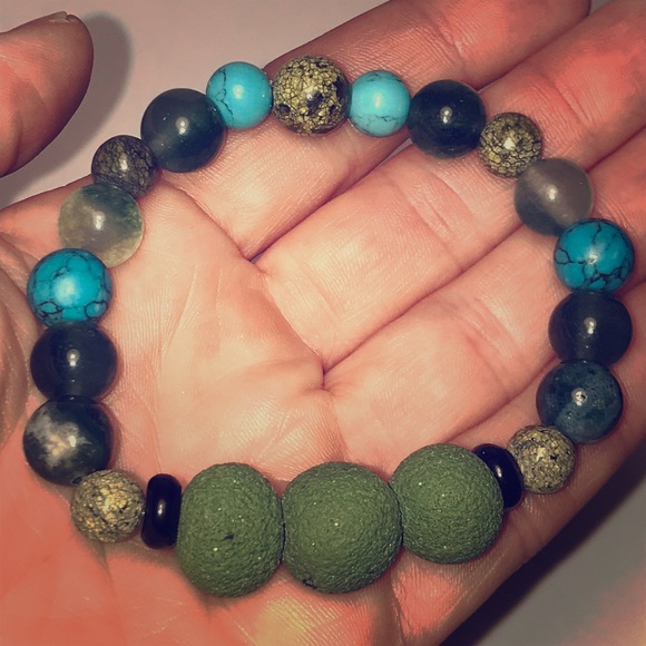 Essential Oil Diffuser Bracelet - Picture 2 of 7